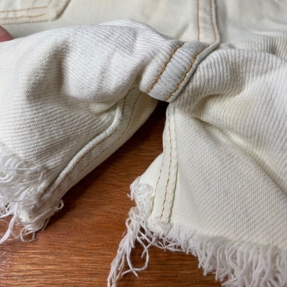 LEVI'S 100% Cotton White/Acid Washed Light Blue Jean Shorts Size JR 7 (1099) - Picture 8 of 13